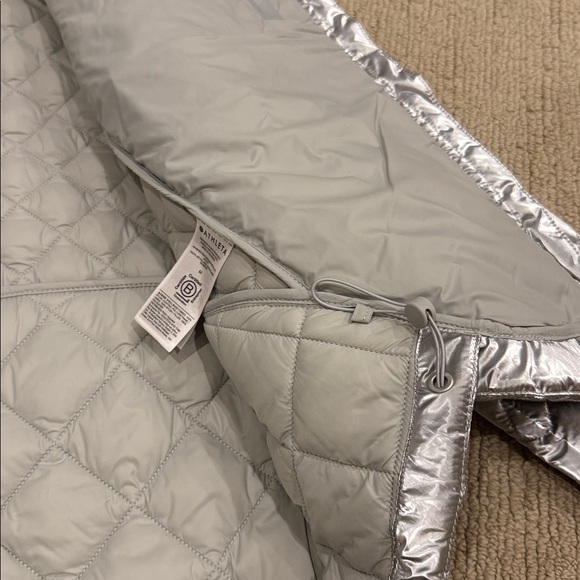 Athleta Whisper Metallic Quilted Jacket - Picture 6 of 7